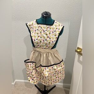 Vintage Geometric Pattern Apron with Black Trim